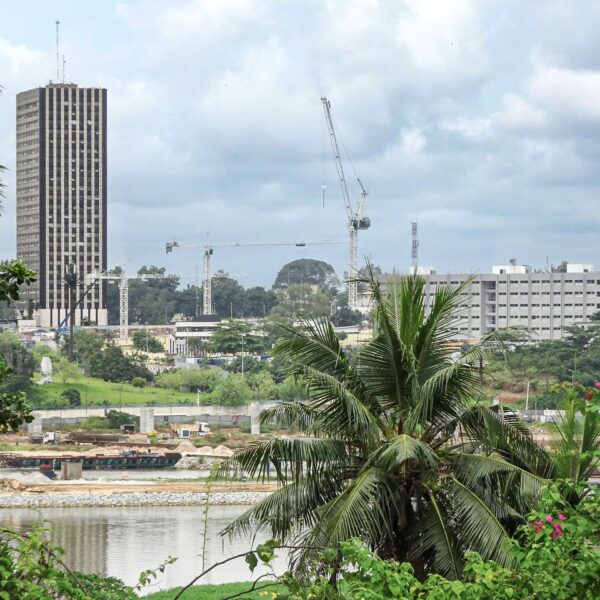 À l’issue du grand chantier de réaménagement de la baie de Cocody, Abidjan ambitionne de retrouver son image de « perle des lagunes ».© L.Ginisty