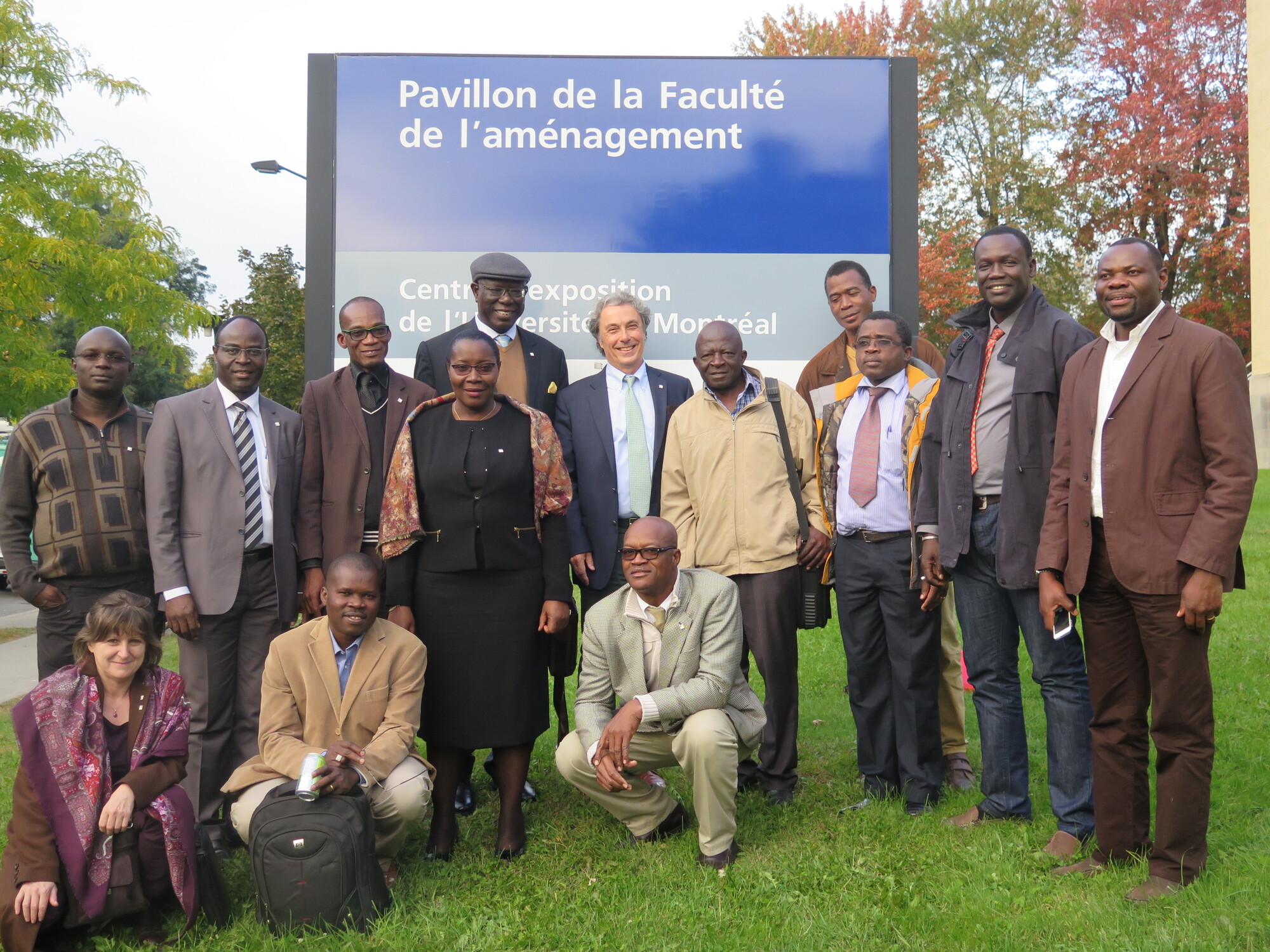 De gauche à droite - Devant : Dominique Couret, Lassane Yameogo, Jerome Aloko - Derrière : Lucien Kaboré, Denis Tchuente, Djibril Diop, Agnes Gnamon Adiko, Alioune Badiane, Michel Max Raynaud, Benoit Mougoué, Ousmane Dembele, Thomas Tatietse, Aly Sada Timera, Remy Sietchiping.